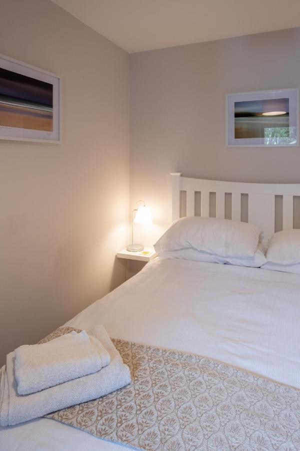 Contemporary One Bedroom Apartment Close To All Amenities In Conservation Area เทน ภายนอก รูปภาพ